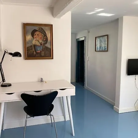 Skont Fiskerhus. Taet Pa By, Havn Og Havet 度假居 *