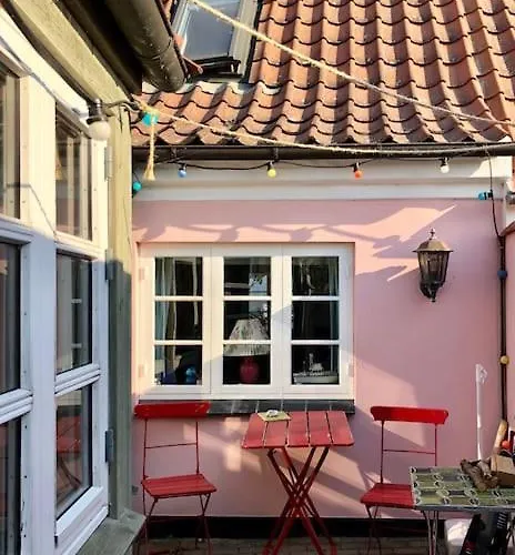 Vakantiehuis Skont Fiskerhus. Taet Pa By, Havn Og Havet